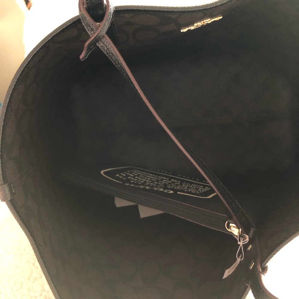 Coach reverse-able tote - Picture 3 of 7